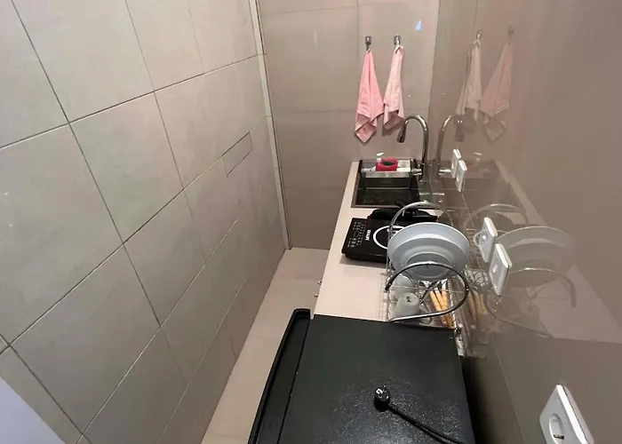 假日公园 麻绒咖啡厅洋房和餐厅 3*